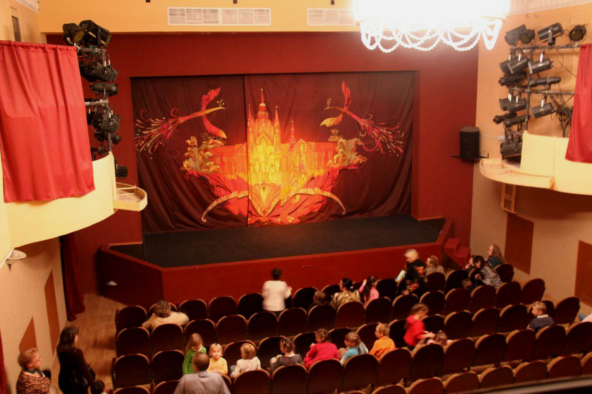Театр кукол на бауманской зал